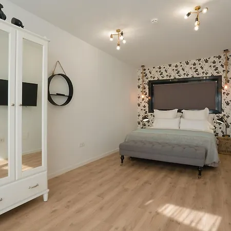 Apartamento La Concha Boutique - Adults Only